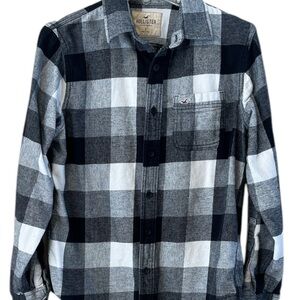 Hollister Men's Black and White Plaid Button Down Shirt